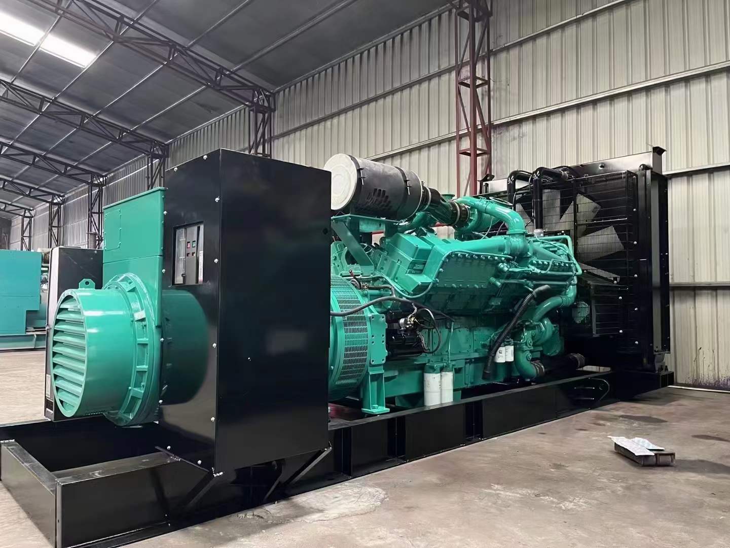 平远如何降低 800kW 柴油发电机输出电流的波动？